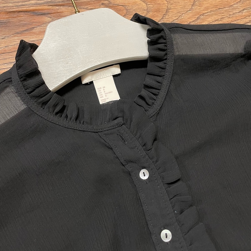 H&M Sheer Black Long Sleeve Ruffle Button Top EUC